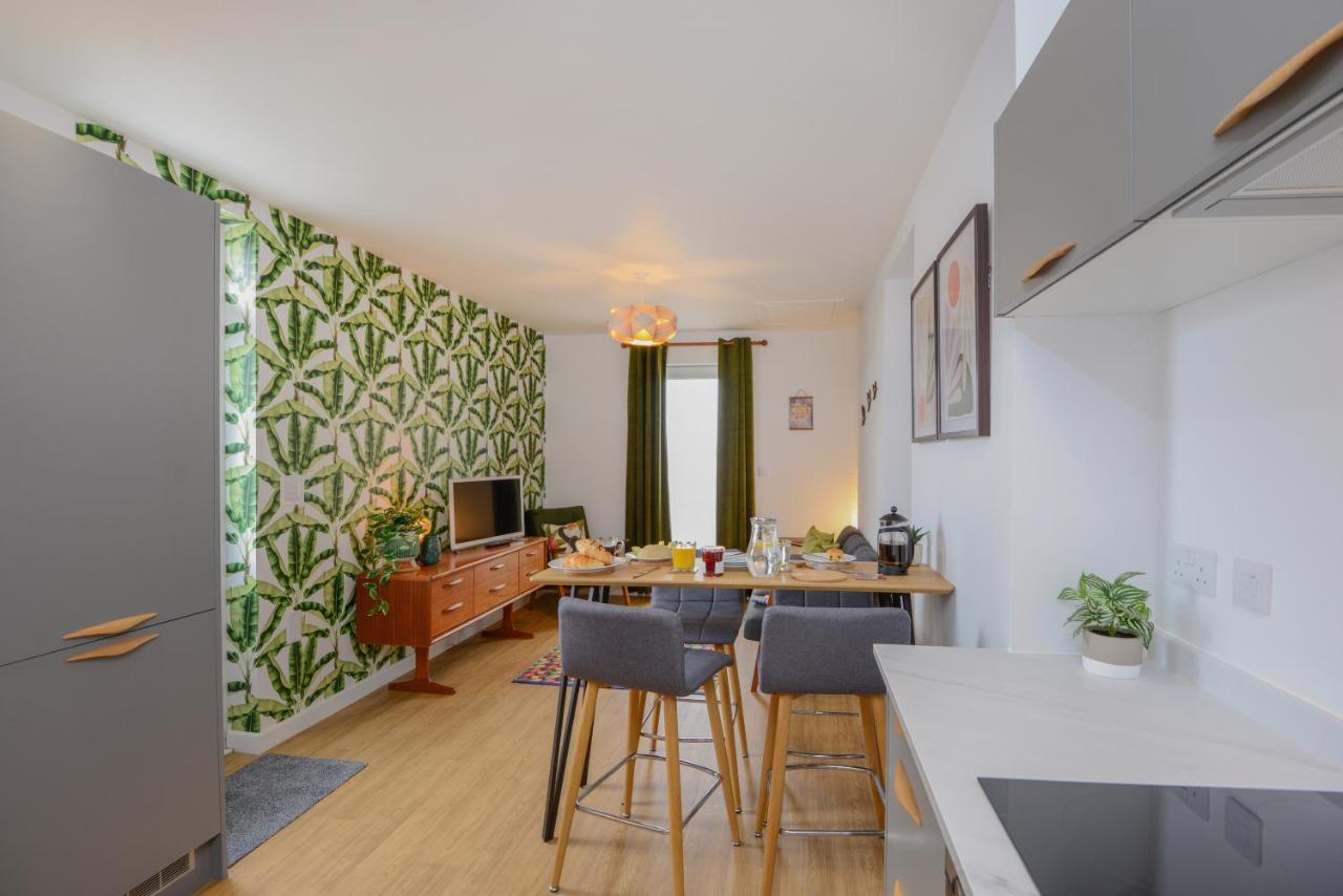 Apartment Two - Private Car Park, Comfortable And Well Equipped - By Ocean City Retreats Plymouth Eksteriør bilde