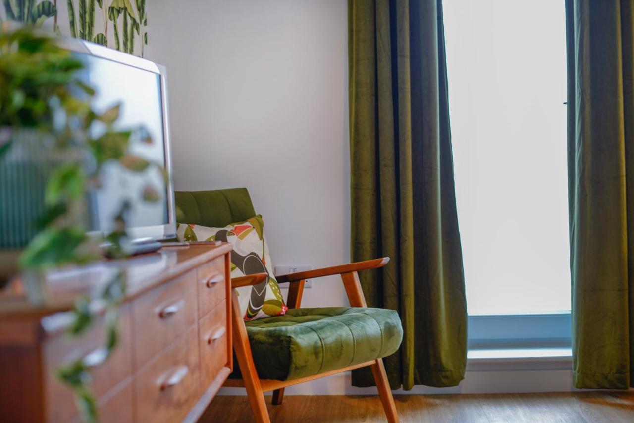 Apartment Two - Private Car Park, Comfortable And Well Equipped - By Ocean City Retreats Plymouth Eksteriør bilde
