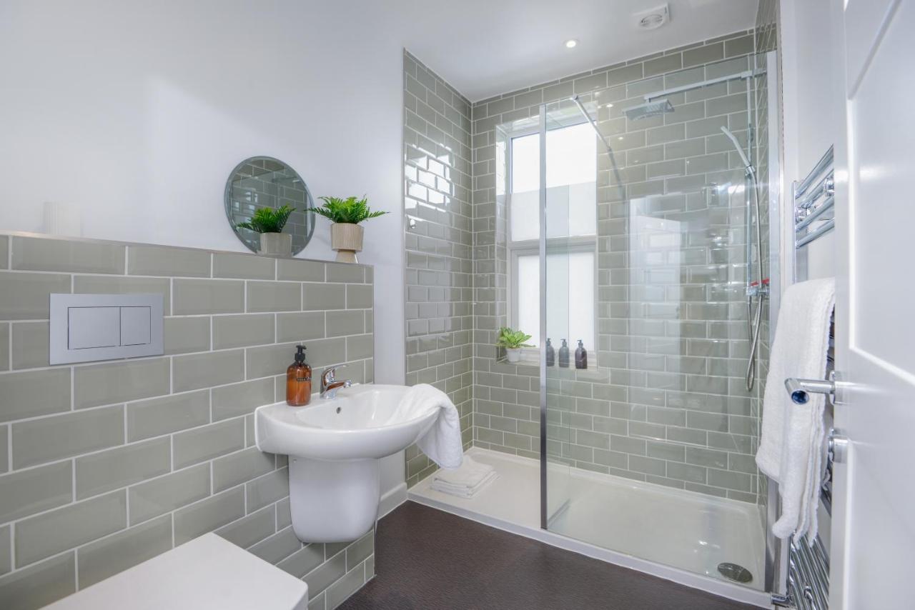 Apartment Two - Private Car Park, Comfortable And Well Equipped - By Ocean City Retreats Plymouth Eksteriør bilde
